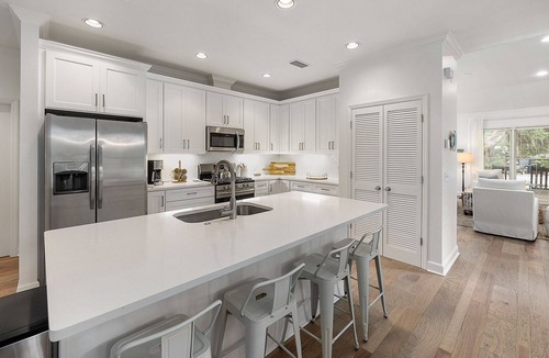 Saint Simons Heights House | Great Quiet Neighborhood Location | Bike to Beach and Close to Shopping & Restaurants