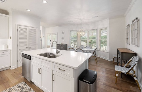 Saint Simons Heights House | Great Quiet Neighborhood Location | Bike to Beach and Close to Shopping & Restaurants