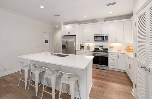 Saint Simons Heights House | Great Quiet Neighborhood Location | Bike to Beach and Close to Shopping & Restaurants