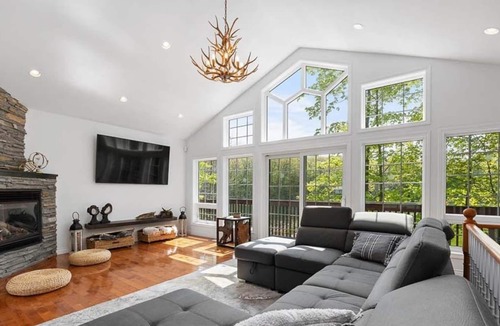 Lafontaine Cottage | Great Raccoon Lodge - Five Bedroom Cottage, Sleeps 10