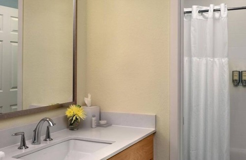 Parsippany House | Great Relaxing Overnight Stay! 3 Classy Units, Kitchenette, Free Parking