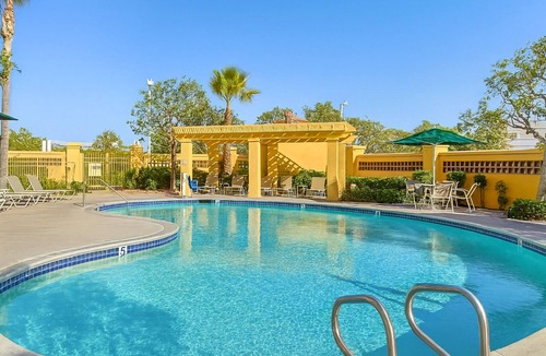 Guasti Apartment | Great Relaxing Overnight Stay! Relaxing Unit to Enjoy. Pool Access, Free Parking
