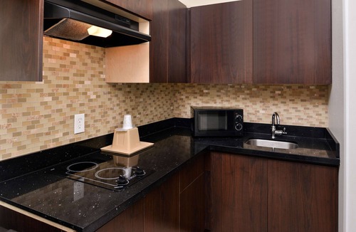 Spring Hotel | Great Relaxing Overnight Stay! Amazing Unit. Close to Geronimo Adventure Park