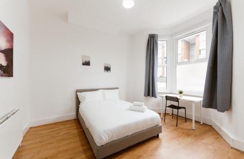 West Ham House | Great Rooms in Plaistow