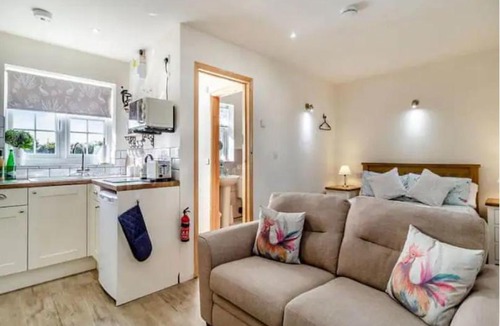 Howlett End Bed & Breakfast | Great Sampford B&B Sorrells farm