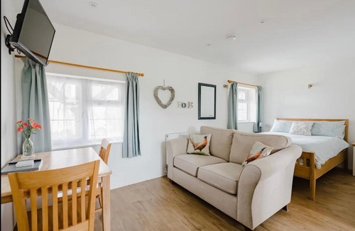 Howlett End Bed & Breakfast | Great Sampford B&B Sorrells farm