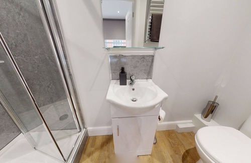 Coventry City Centre Apartment | Great self contained studio