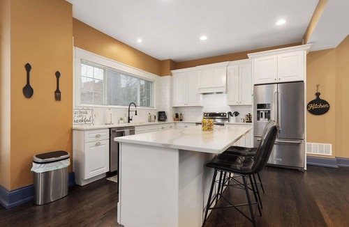 Hanover Place House | Great Space Perfect for FIFA Near Plaza+Pets OK