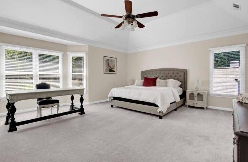 Roswell House | Great spacious home with great entertainment!