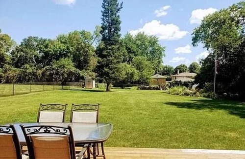Como House | Great stay near Como Park and MN State Fair. Pet friendly. Safe and cozy.