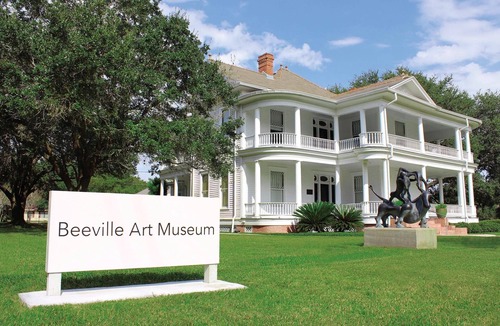 Beeville Hotel | Great Stay Near Top Attractions – Room Near Beeville Country Club – 2.7 mi away