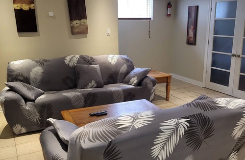 Leitrim House | Great Stay Travel Adventure - 5 minutes from Ottawa International Airport South