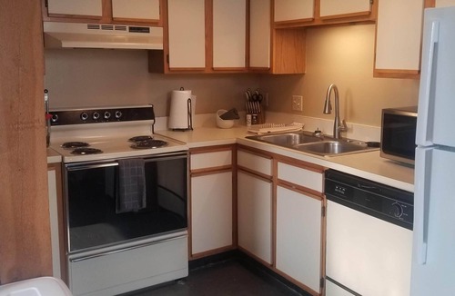 Downtown Kansas City Apartment | Great studio downtown, close to everything!