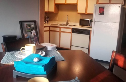 Downtown Kansas City Apartment | Great studio downtown, close to everything!