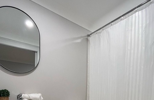 Mayfield Villa | Great Studio in Mayfield!