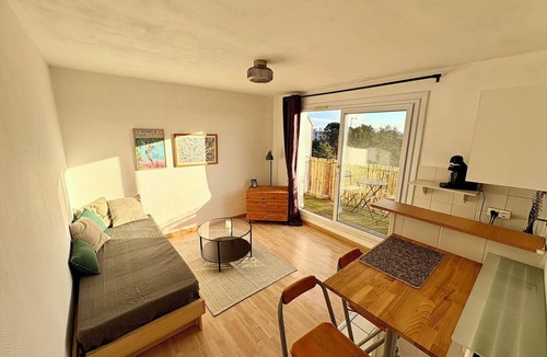 Coudray Apartment | Great Studio with balcony