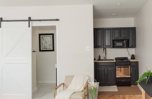 Point Breeze Apartment | Great Stuido Apartment
