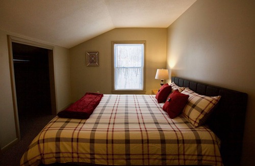 Manchester Center House | Great Summer and Winter Cabin (weekly only)