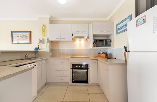 Woorim Apartment | Great Unit with Ocean Views