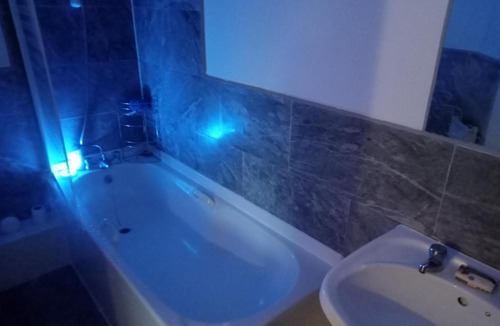 Bradford Apartment | Great value 2 bedroom Appartment - Spacious