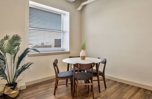 Downtown Wichita Apartment | Great Value near Performing Arts Center In DT Wichita