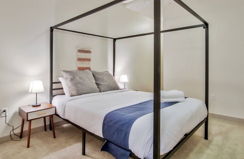 Downtown Wichita Apartment | Great Value near Performing Arts Center In DT Wichita