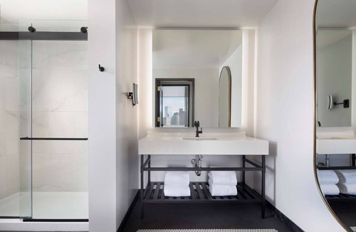 Theater District Hotel | Great Value, Quality Stay! Spacious Unit Near Union Square, Pets Allowed!