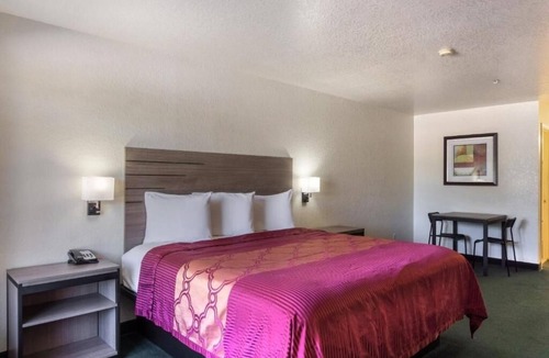 San Antonio Hotel | Great Value Stay Near Wonderland Mall & River Walk w/Parking