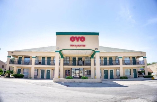 San Antonio Hotel | Great Value Stay Near Wonderland Mall & River Walk w/Parking