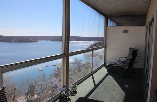 Lake Ozark Apartment | Great view-Screened Deck, Must See! 'TopSider' 3-bed 3-bath