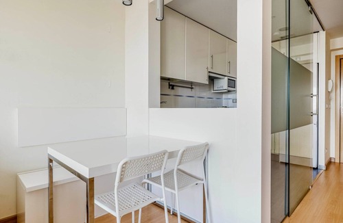 Hortaleza Apartment | Great Virgen del Cortijo-Manoteras 1BR w/Gym & Pool, by Blueground