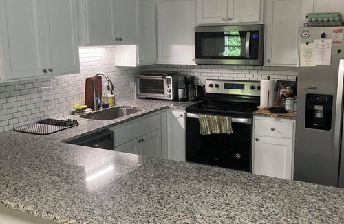 Clemson House | Great weekend getaway just a mile from downtown!