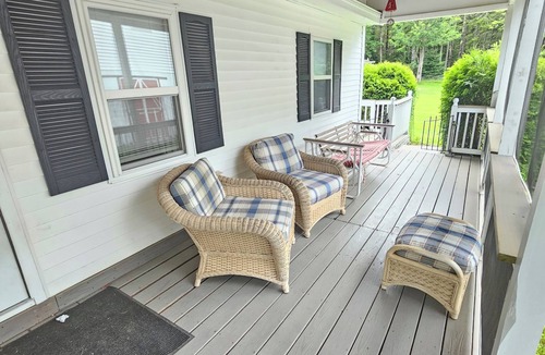 Southwest Harbor House | GREAT WHITE@ ACADIA NATIONAL PARK, A/C, SEAFOOD,