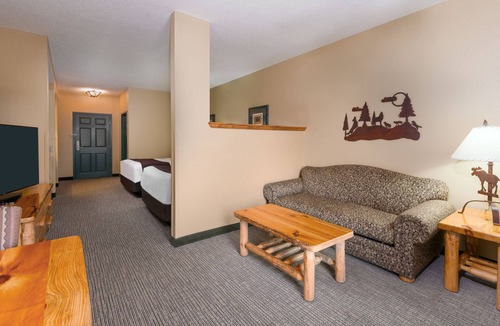 I-435 West KC-KS Resort | Great Wolf Lodge Kansas City