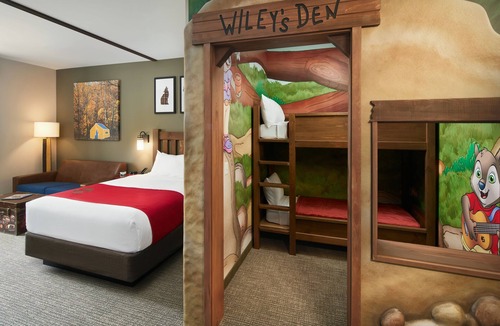 Peters Hotel | Great Wolf Lodge Manteca