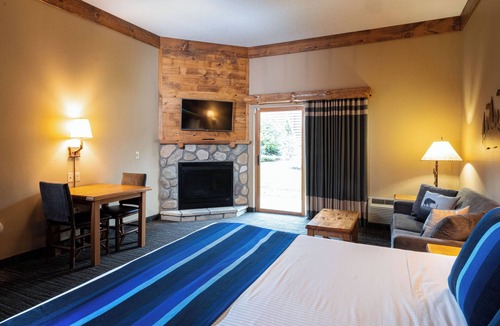Niagara Falls Resort | Great Wolf Lodge Niagara Falls