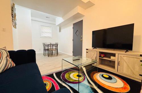 Greater Grand Crossing Apartment | Greater Grand Crossing/Hyde Park