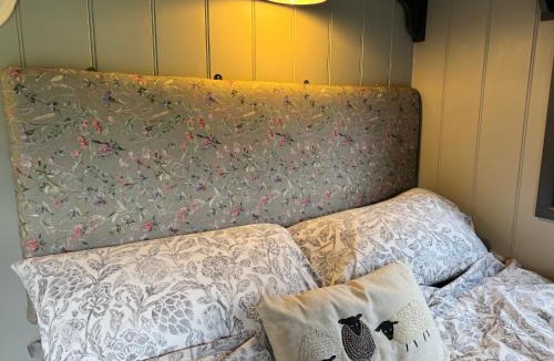 Sedlescombe House | Greatwood Shepherds Hut