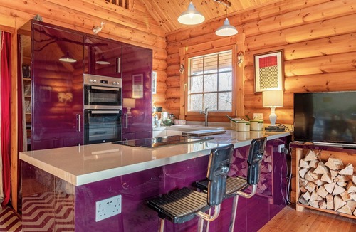 Norwich Cottage | Grebe Lodge (Lodge 6)