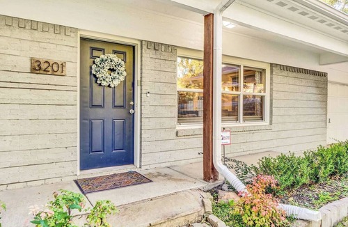 Tyler House | Green Acres District, Sleeps 8, King/Queen