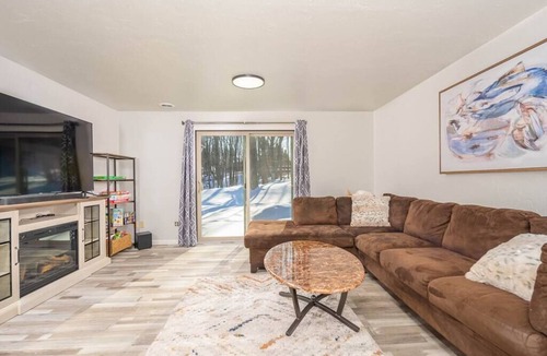 Green Bay House | 𝑮𝒓𝒆𝒆𝒏 𝑩𝒂𝒚 𝑶𝒂𝒔𝒊𝒔 Sleeps 8