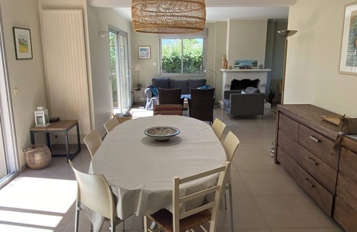 Saint-Marc-sur-Mer House | Green by the sea
