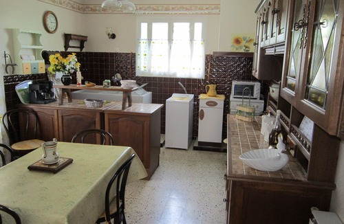 Fayence House | green cedar. a preservé environment