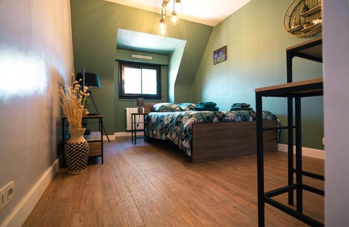 Louviers Apartment | Green cosy