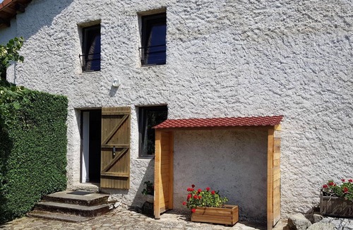 Laprugne Cottage | Green cottage 8 pers, pets allowed, parking