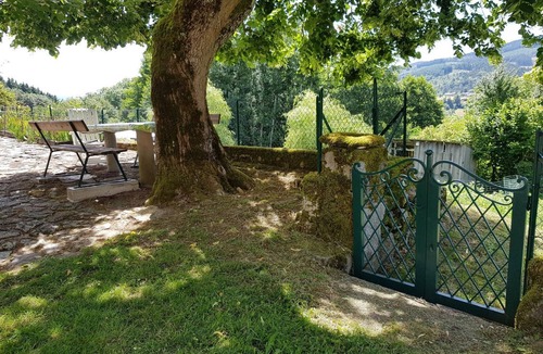 Laprugne Cottage | Green cottage 8 pers, pets allowed, parking