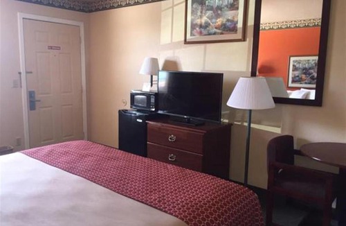 Henryetta Hotel | Green Country Inn