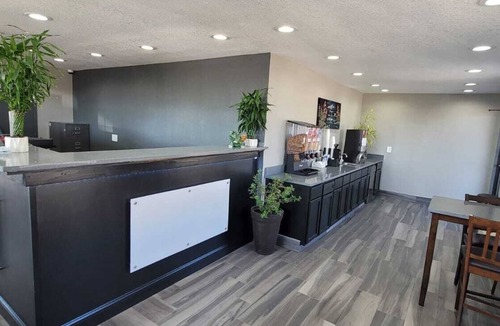 Henryetta Hotel | Green Country Inn