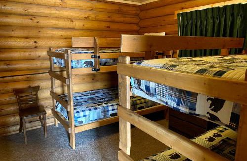 Wapiti Hotel | Green Creek Inn and RV Park