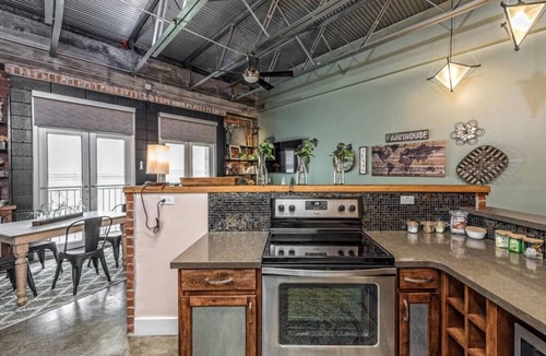 Brazos Apartment | Green Door Lofts -Magnolia Loft, Silos/Downtown